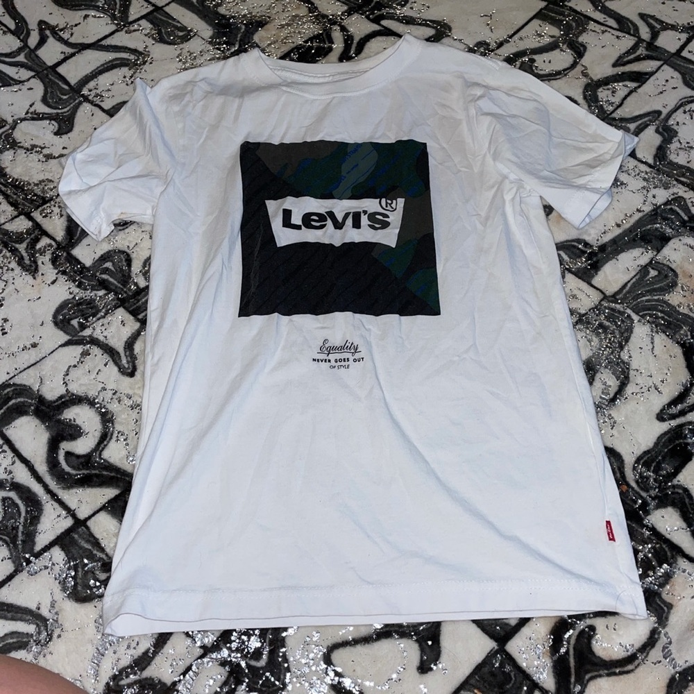 levi’s shirt literally never worn